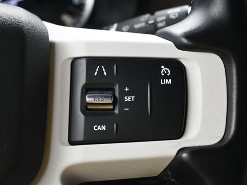 Certified 2023 Land Rover Defender 110 X-Dynamic SE image 22