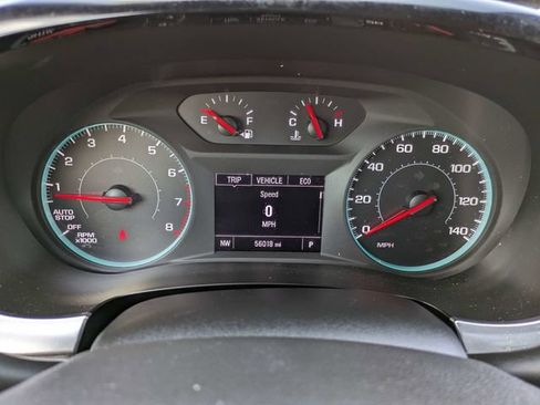 Used 2023 Chevrolet Traverse LT FWD image 28