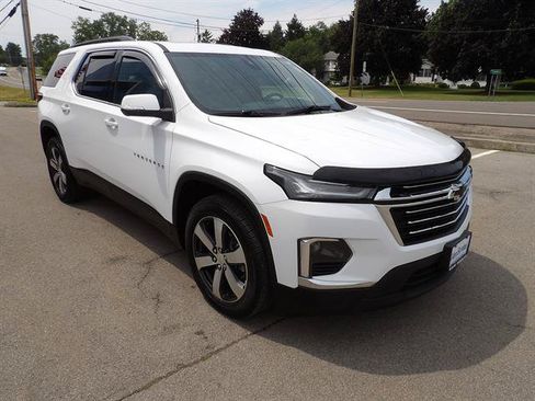 Used 2022 Chevrolet Traverse LT w/ LT Premium Package FWD image 7