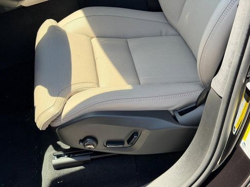 New 2026 Volvo XC90 T8 Ultra w/ Lounge Package AWD/4WD image 16