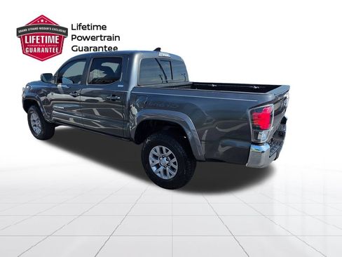 Used 2019 Toyota Tacoma SR5 RWD image 3