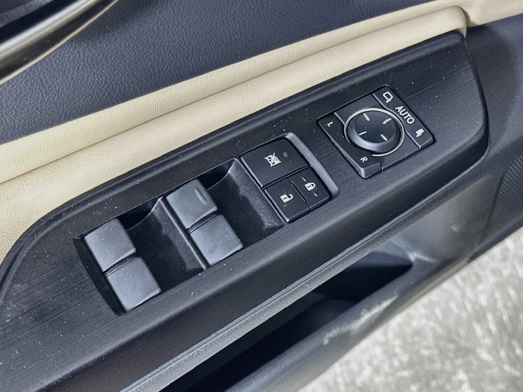 Used 2020 Lexus ES 350 w/ Premium Package FWD image 22