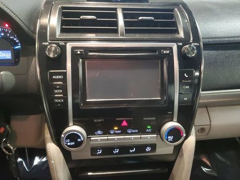 Used 2012 Toyota Camry LE image 18