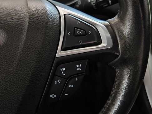 Used 2016 Ford Fusion SE FWD image 12