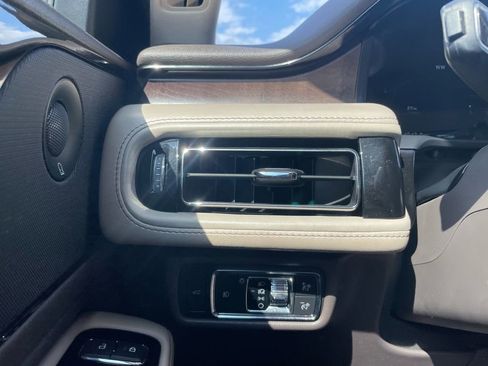 Used 2020 Lincoln Aviator Reserve image 13