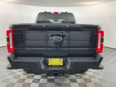Used 2025 Ford F350 Lariat w/ Black Appearance Package image 5