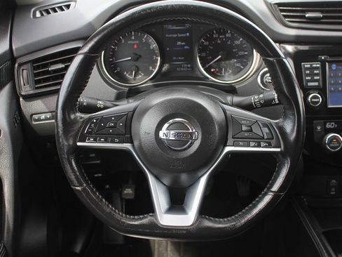 Used 2017 Nissan Rogue SL image 11