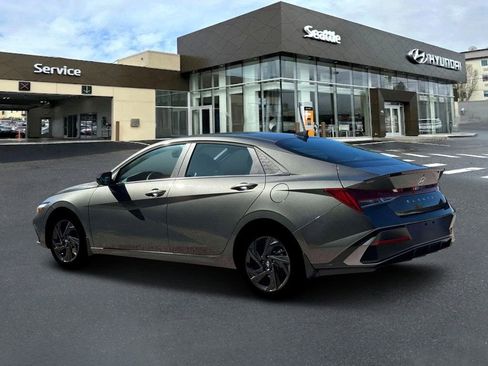 New 2026 Hyundai Elantra SEL Sport Premium FWD image 4