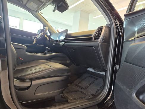 Used 2025 Kia Sorento EX AWD/4WD image 23