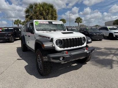 Used 2025 Jeep Gladiator Mojave w/ Convenience Group