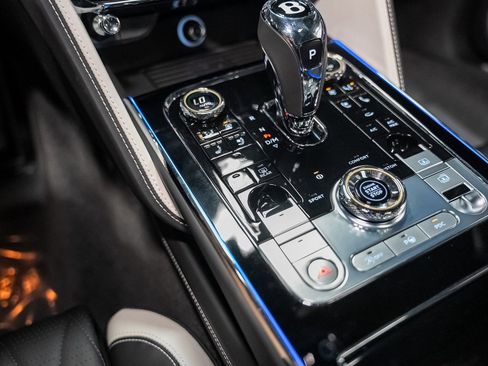 Used 2023 Bentley Flying Spur W12 image 53