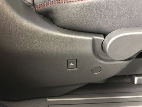 New 2026 Chevrolet Traverse RS w/ LPO, Floor Liner Package image 23