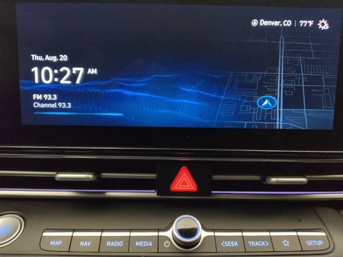 Used 2025 Hyundai Elantra SEL FWD image 25