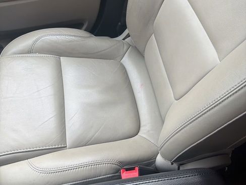 Used 2014 Ford Explorer XLT w/ Equipment Group 202A image 12