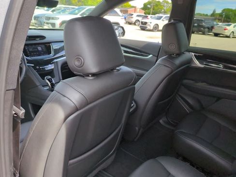 Used 2023 Cadillac XT6 Premium Luxury w/ Technology Package AWD/4WD image 17