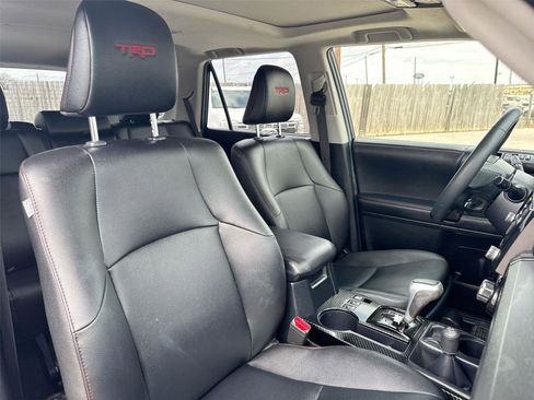 Used 2022 Toyota 4Runner TRD Off-Road Premium AWD/4WD image 27