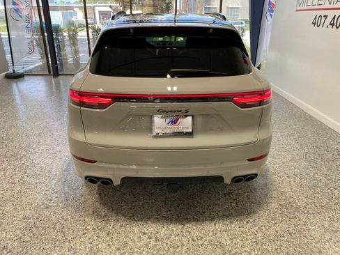 Used 2020 Porsche Cayenne S AWD/4WD image 5