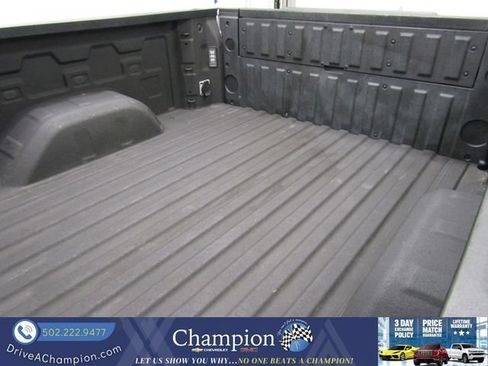 Used 2023 GMC Sierra 1500 SLT w/ SLT Premium Package AWD/4WD image 19