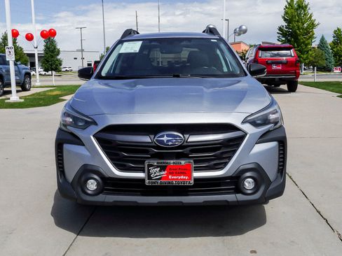 Used 2023 Subaru Outback Premium w/ Popular Package #1 AWD/4WD image 3