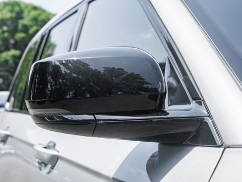 Used 2024 Jeep Grand Cherokee Altitude image 13