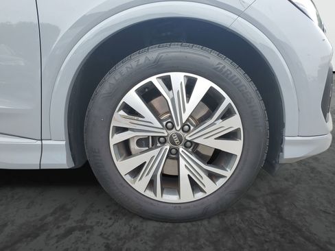 Used 2025 Audi Q4 e-tron Premium w/ Convenience Package RWD image 6
