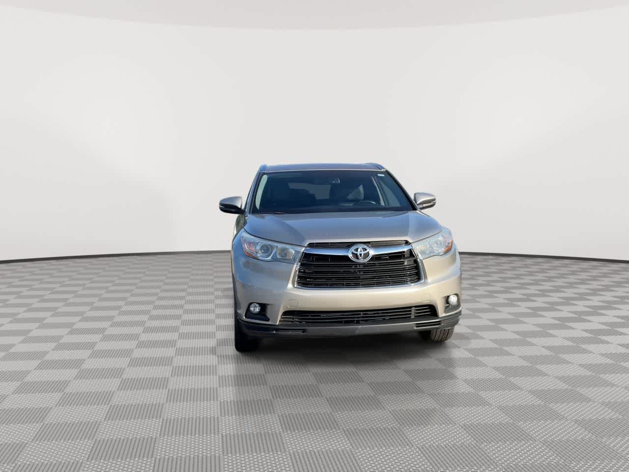 Used 2015 Toyota Highlander XLE AWD/4WD image 3