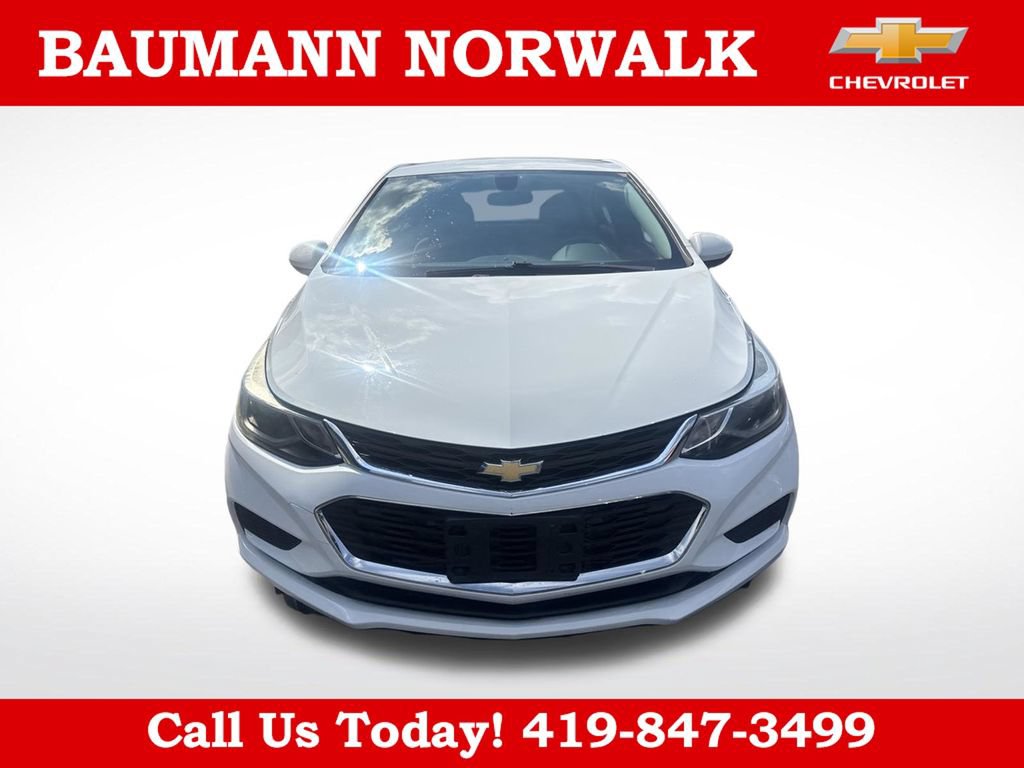 Used 2017 Chevrolet Cruze LT FWD image 2