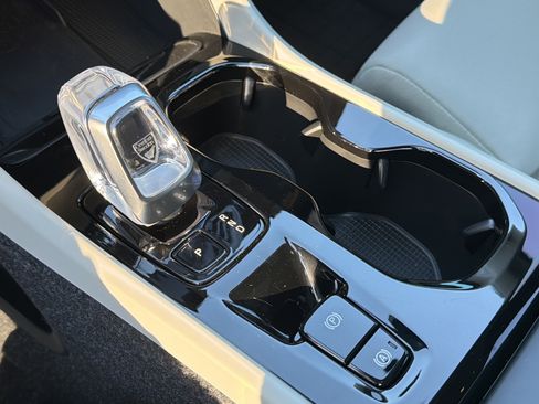 Used 2026 Volvo XC40 B5 Ultra w/ Protection Package Premier image 48