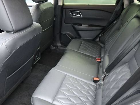 Used 2023 Nissan Rogue Platinum w/ Platinum Premium Package AWD/4WD image 19