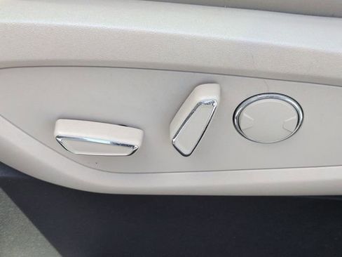 Used 2019 Lincoln Nautilus Select w/ Cargo Utility Package FWD image 12
