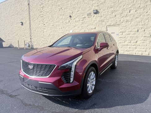Used 2023 Cadillac XT4 Luxury w/ Cold Weather Package AWD/4WD image 1