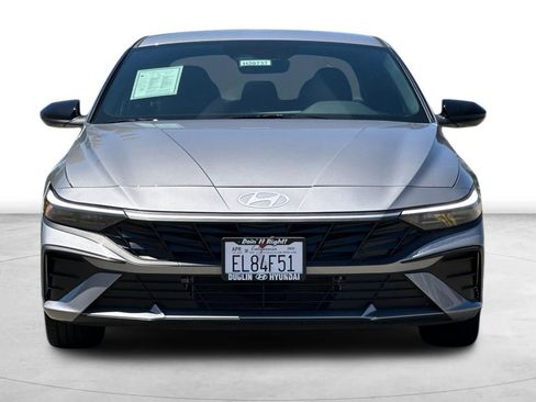 Certified 2025 Hyundai Elantra SEL FWD image 12