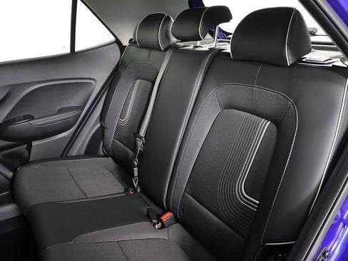 Certified 2025 Hyundai Venue Limited image 28