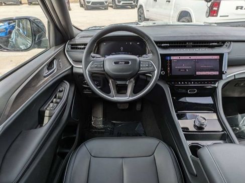 New 2026 Jeep Grand Cherokee Limited w/ Limited Altitude Package RWD image 17