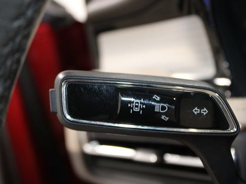 Used 2021 Lincoln Corsair AWD w/ Premium Package image 24