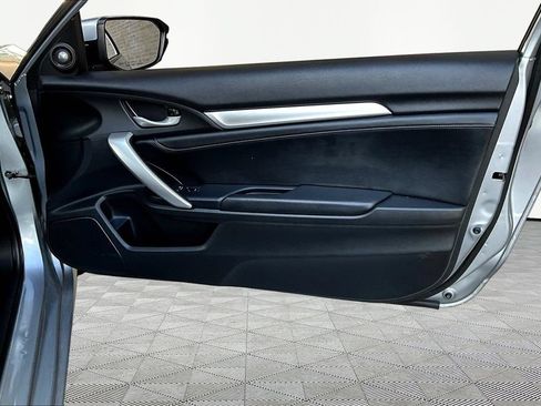 Used 2019 Honda Civic Touring image 27