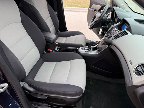 Used 2014 Chevrolet Cruze LS FWD image 23