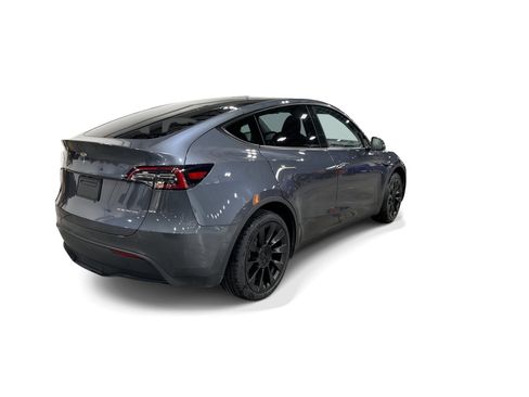 Certified 2023 Tesla Model Y Long Range AWD/4WD image 6