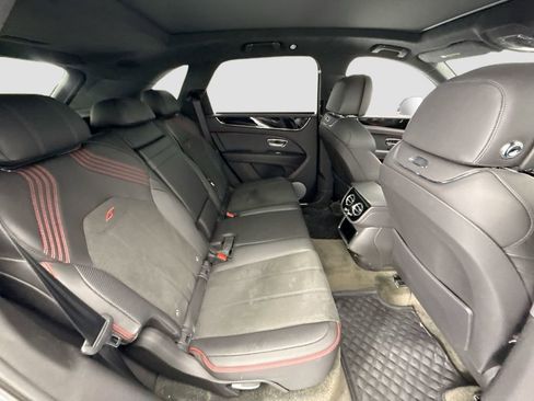 Used 2023 Bentley Bentayga AWD/4WD image 21