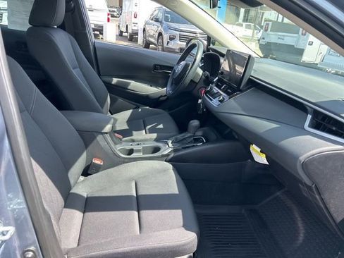 Used 2025 Toyota Corolla LE FWD image 32
