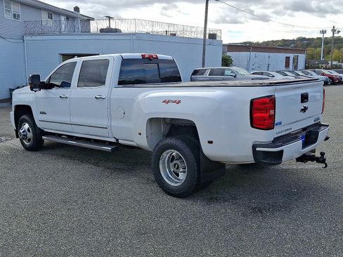 Used 2018 Chevrolet Silverado 3500 High Country w/ Duramax Plus Package image 4