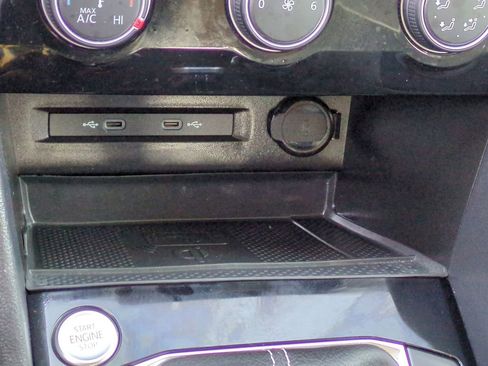 Used 2023 Volkswagen Taos SE image 18