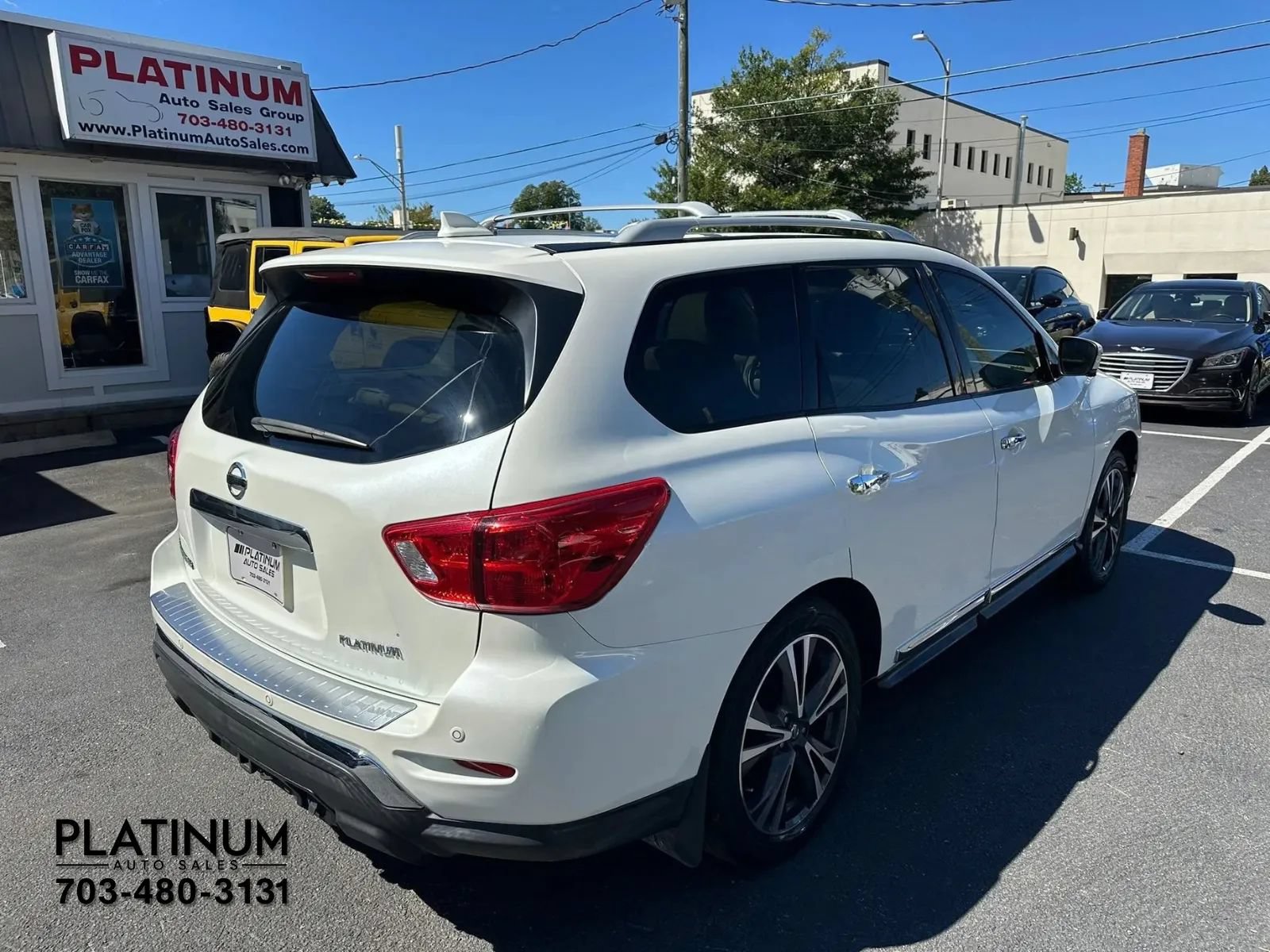 Used 2020 Nissan Pathfinder Platinum FWD image 5