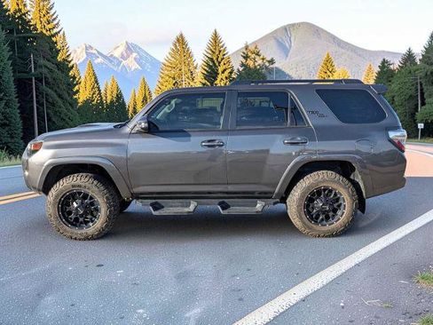 Used 2023 Toyota 4Runner TRD Off-Road Premium w/ Moonroof Package AWD/4WD image 3
