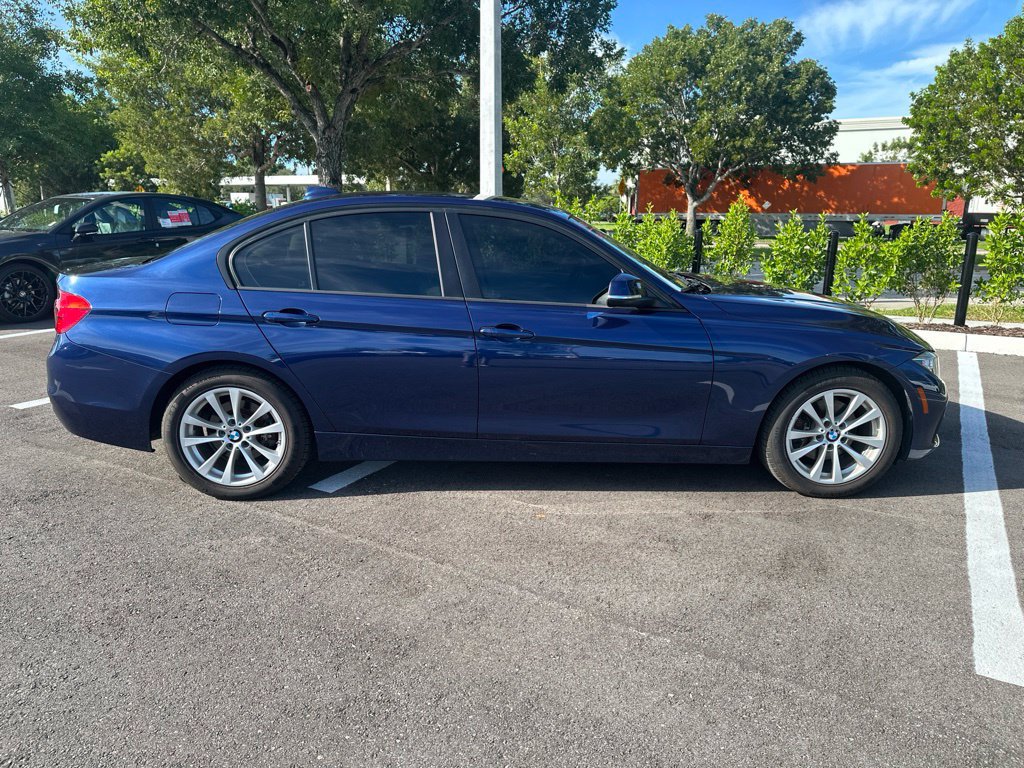 Used 2016 BMW 320i Sedan RWD image 6