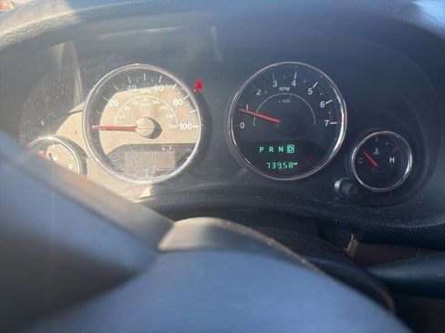 Used 2018 Jeep Wrangler Unlimited Sahara w/ Connectivity Group image 11