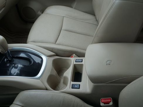 Used 2014 Nissan Rogue SL w/ SL Premium Package image 19