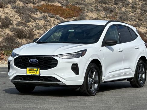 Certified 2023 Ford Escape ST-Line AWD/4WD image 8
