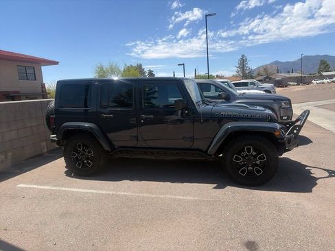 Used 2017 Jeep Wrangler Unlimited Sahara AWD/4WD image 3