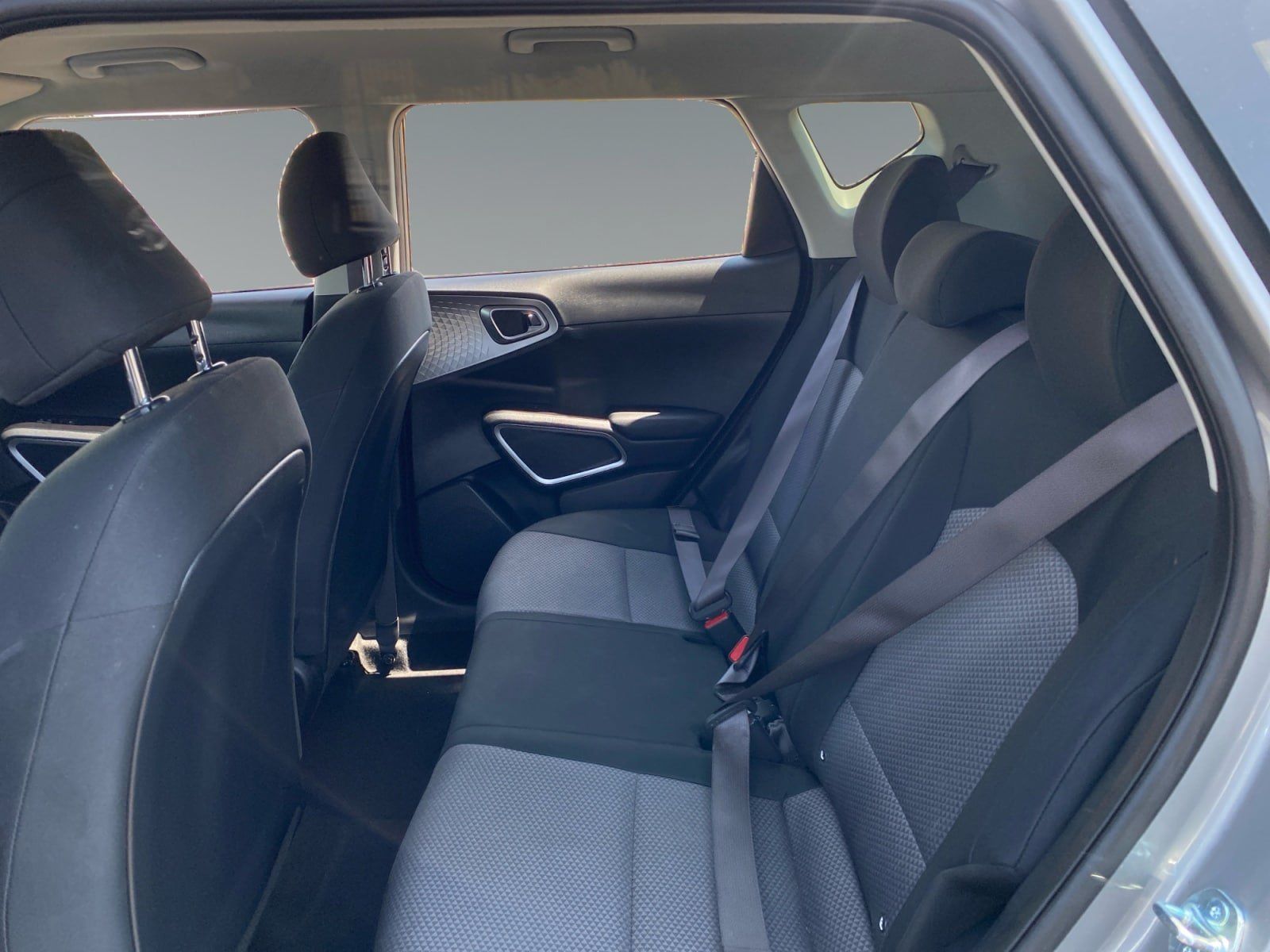 Used 2025 Kia Soul LX FWD image 13